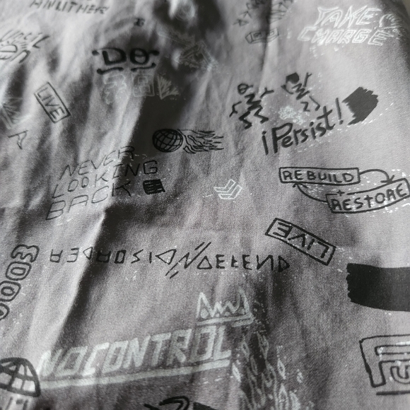 WXYZ Men's Large Button Down Shirt - Picture 6 of 12